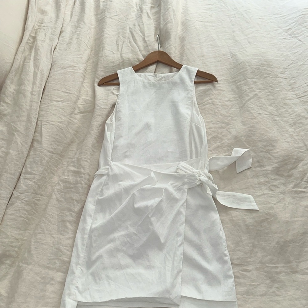 Sovere white wrap dress- size small